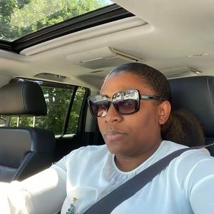 Meet your Posher, Rhode